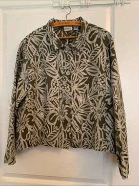 Size 3 (XL) Chico's Olive & Cream Floral Jacquard Button Jacket